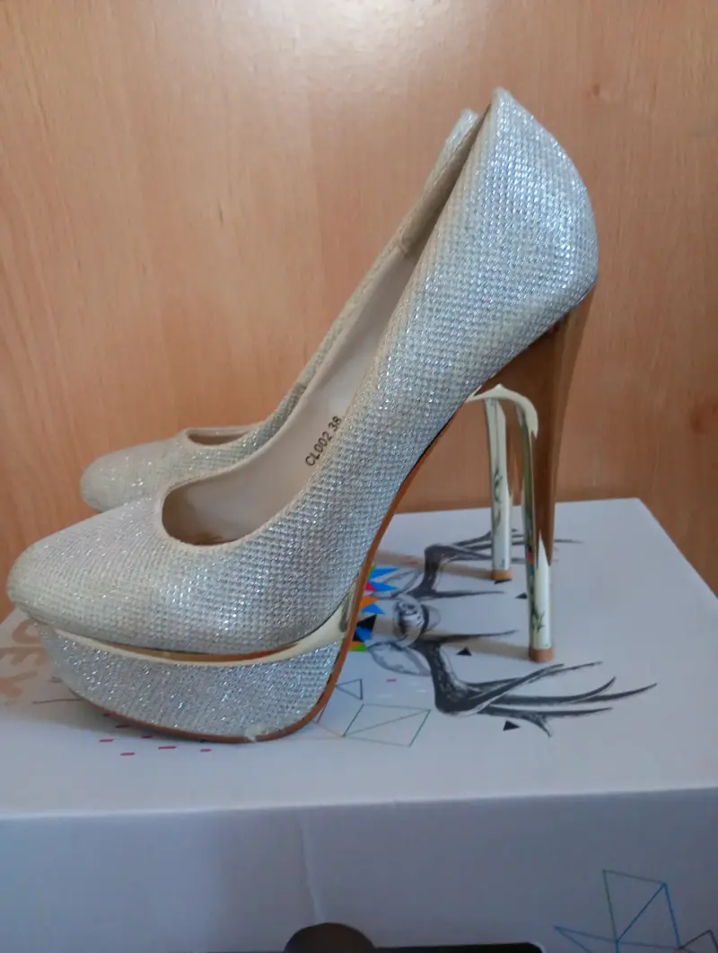 Tacones elegantes plateados - 3