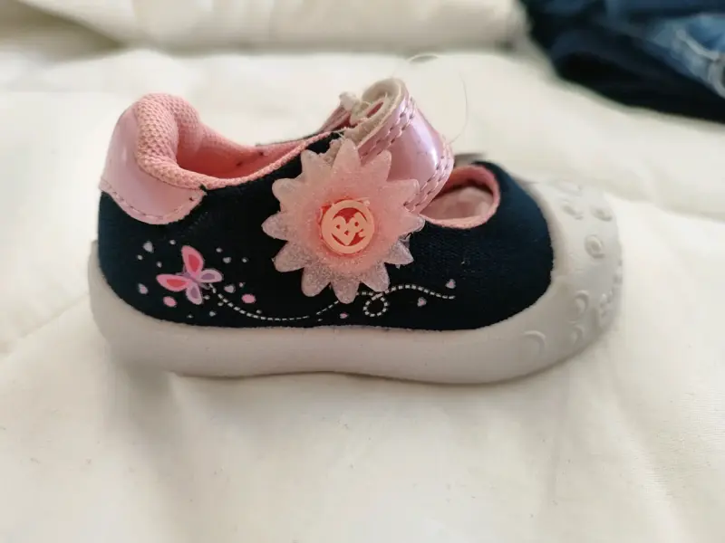Zapato de bebé rosa y azul - 1