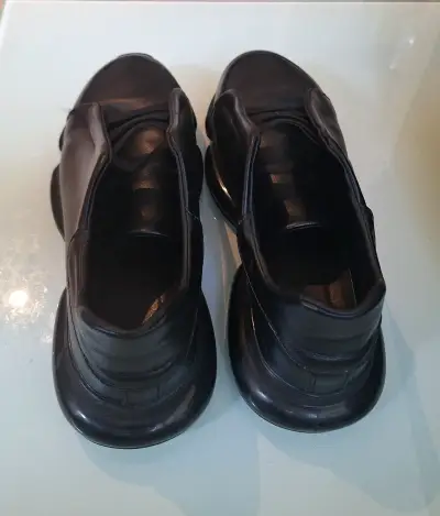 Zapatillas negras Stride Future - miniatura 3