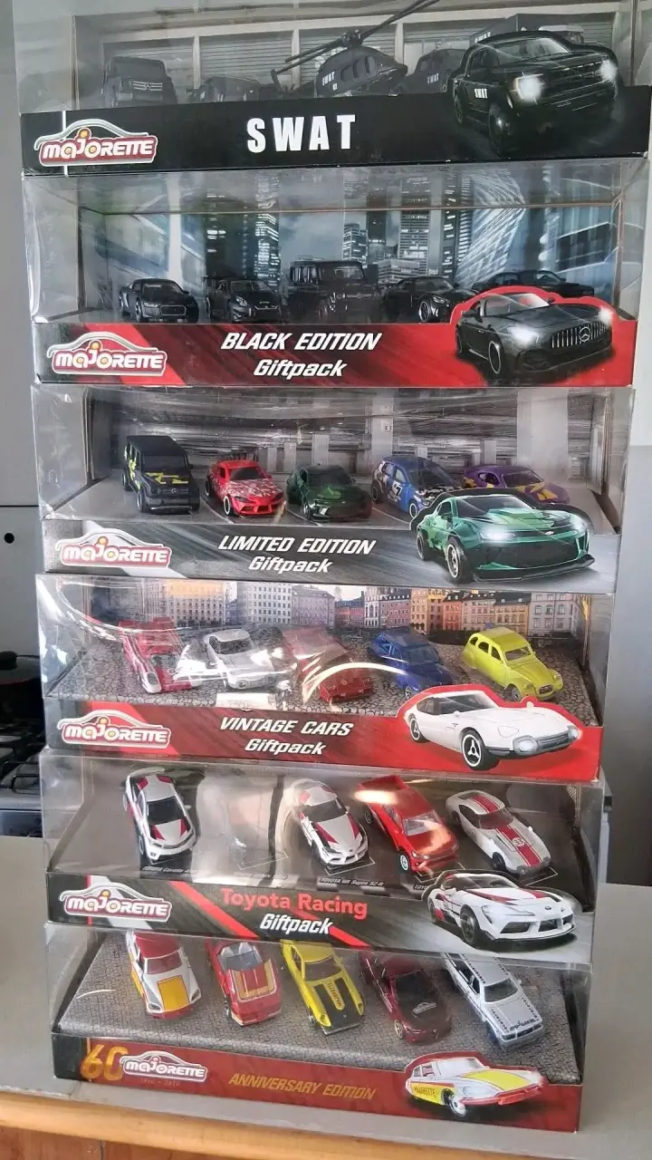 Colección de autos en miniatura - 3
