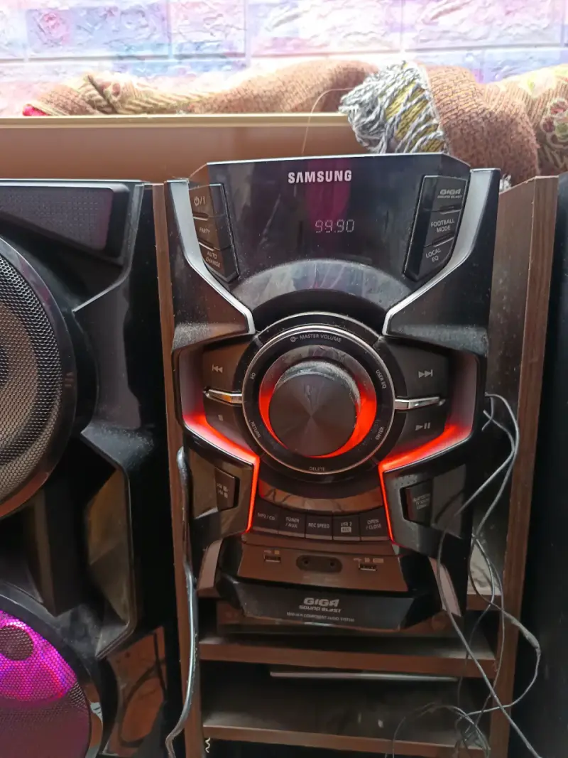 Equipo de sonido Samsung con parlantes - 2