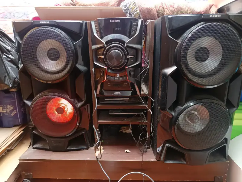 Equipo de sonido Samsung con parlantes - 3