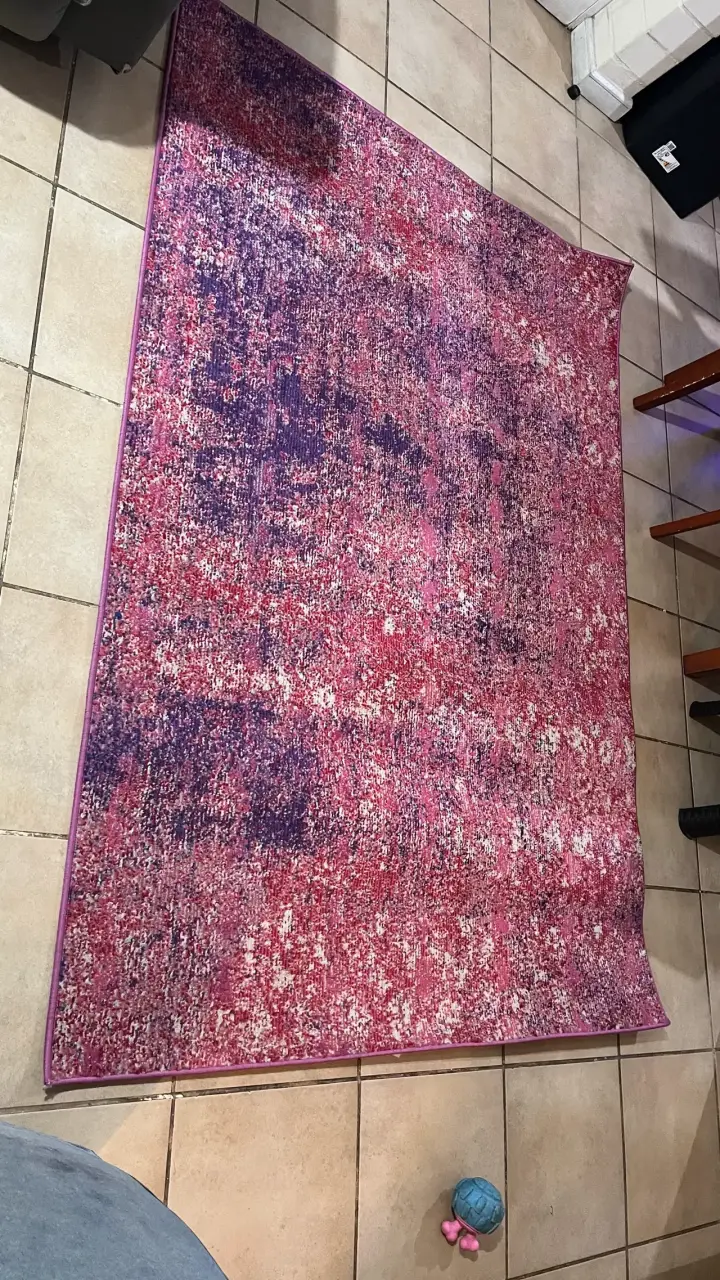 Alfombra decorativa rosa y morado