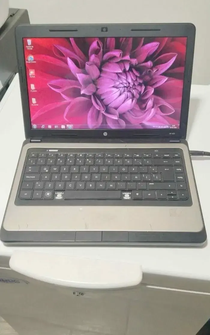 Laptop HP 630 funcionando - 1