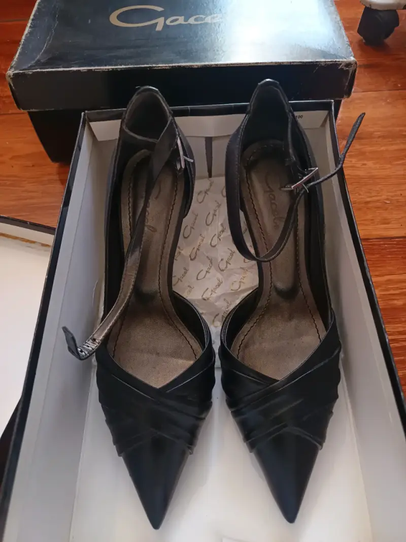 Tacones negros elegantes marca Gacel, originales - 2