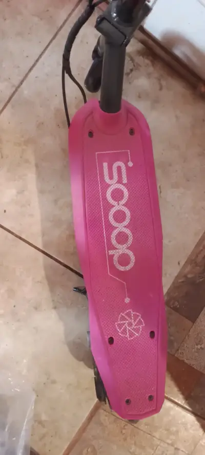 Scooter eléctrico rosado - miniatura 2