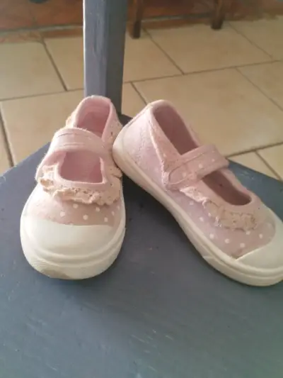 Zapatos rosados para niña - miniatura 2