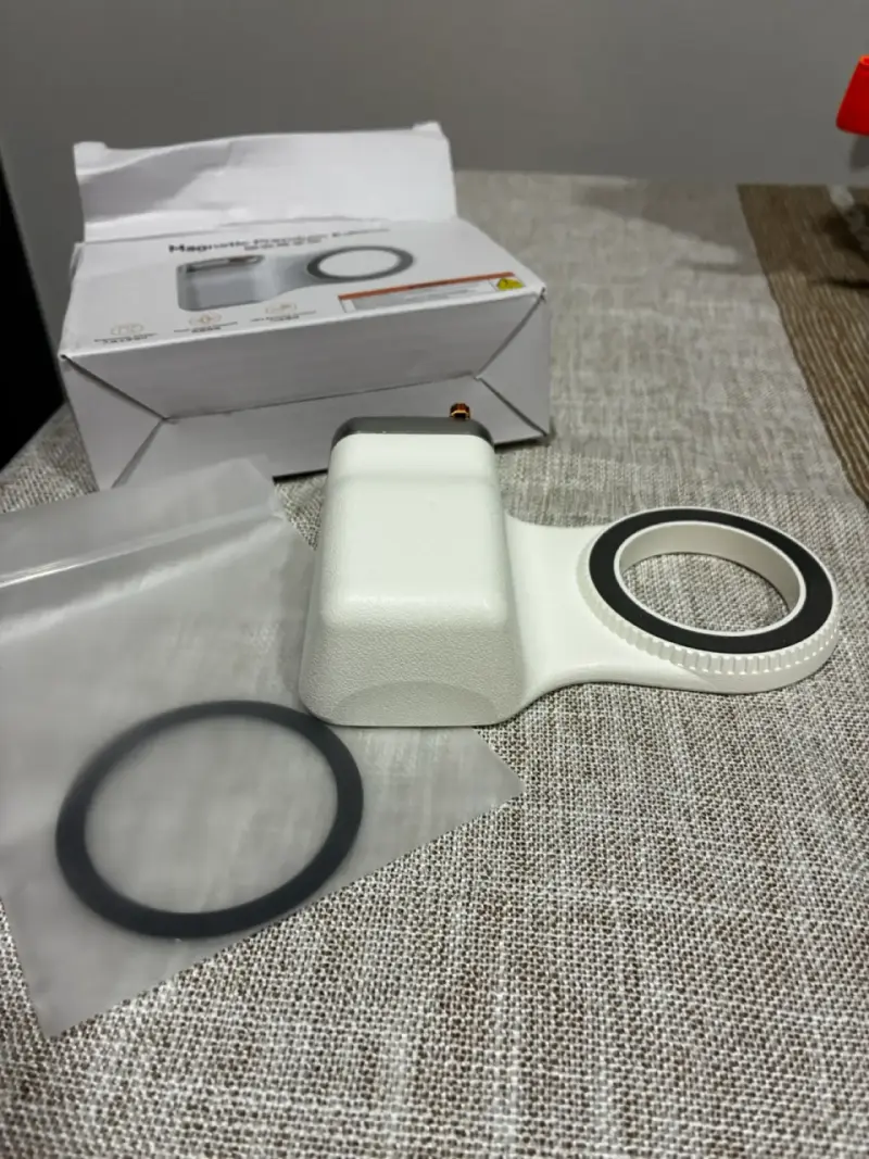 Soporte magnético para teléfono con Magsafe - 1
