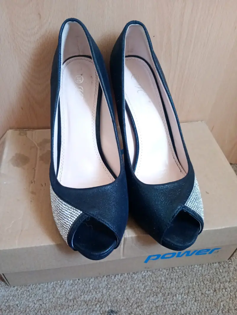 Tacones negros con brillo - 2