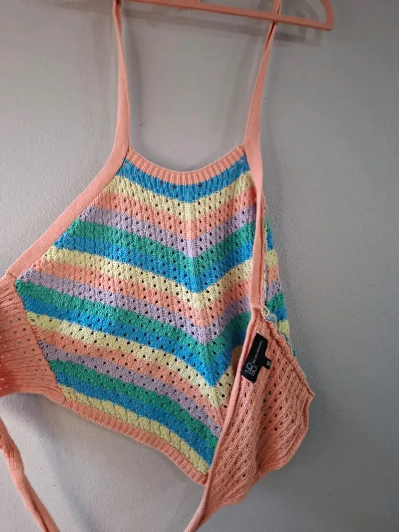 Top halter multicolor tejido