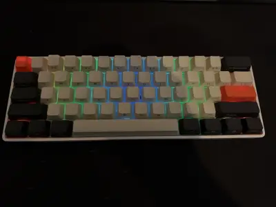 Teclado mecánico retroiluminado - miniatura 1