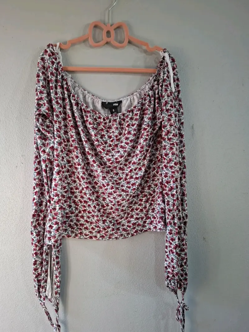 Blusa floreada H&M