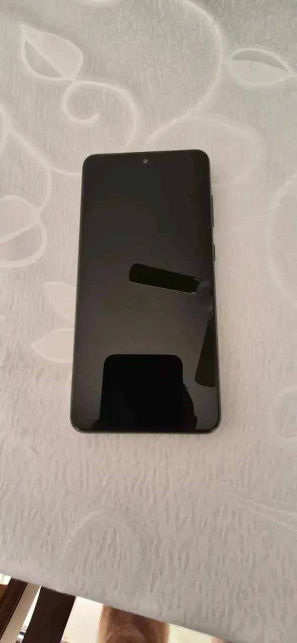 Smartphone negro en buen estado - 1