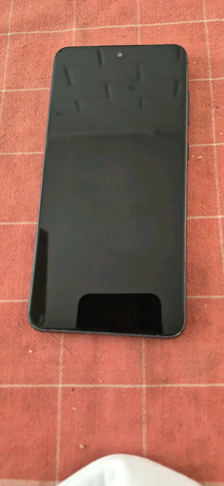 Smartphone negro en buen estado - 2