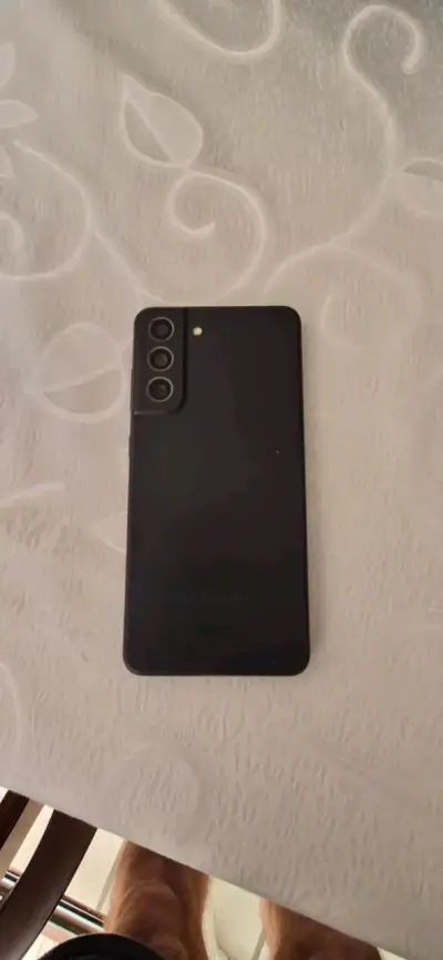 Smartphone negro en buen estado - miniatura 3