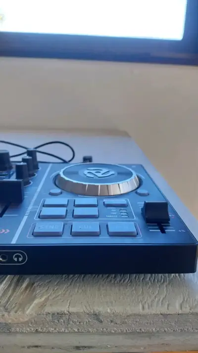 Controlador DJ Numark Party Mix - miniatura 6