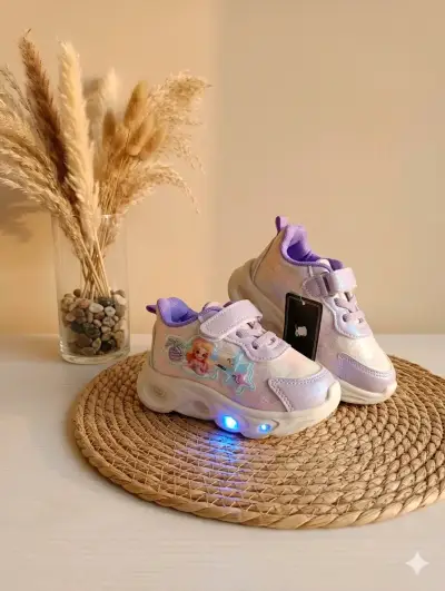 Zapatillas infantiles con luces - miniatura 1