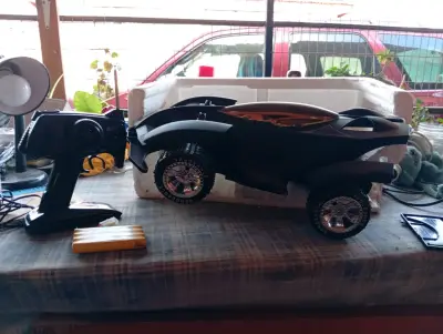 Auto a control remoto con mando - miniatura 1