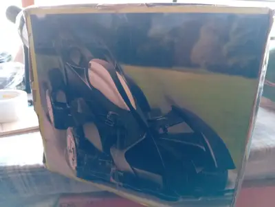 Auto a control remoto con mando - miniatura 3