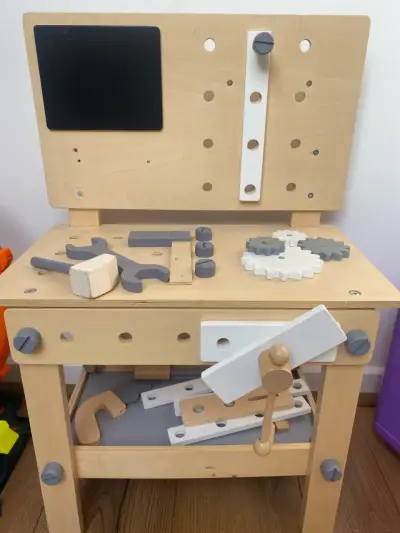 Banco de trabajo infantil de madera - miniatura 1