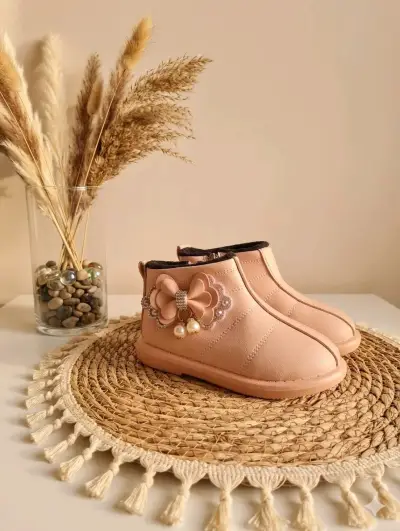 Botas rosadas para niña - miniatura 2