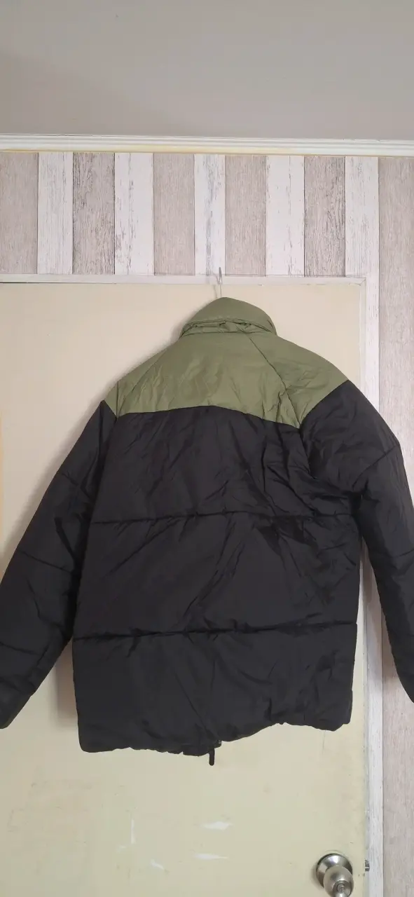 Parka negra y verde - 2