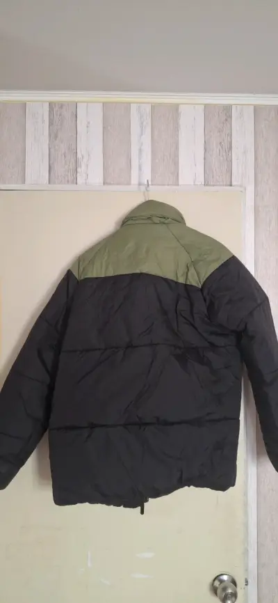 Parka negra y verde - miniatura 2