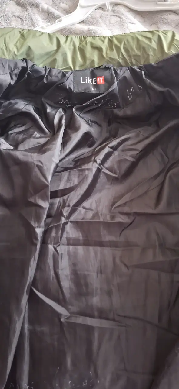 Parka negra y verde - 3