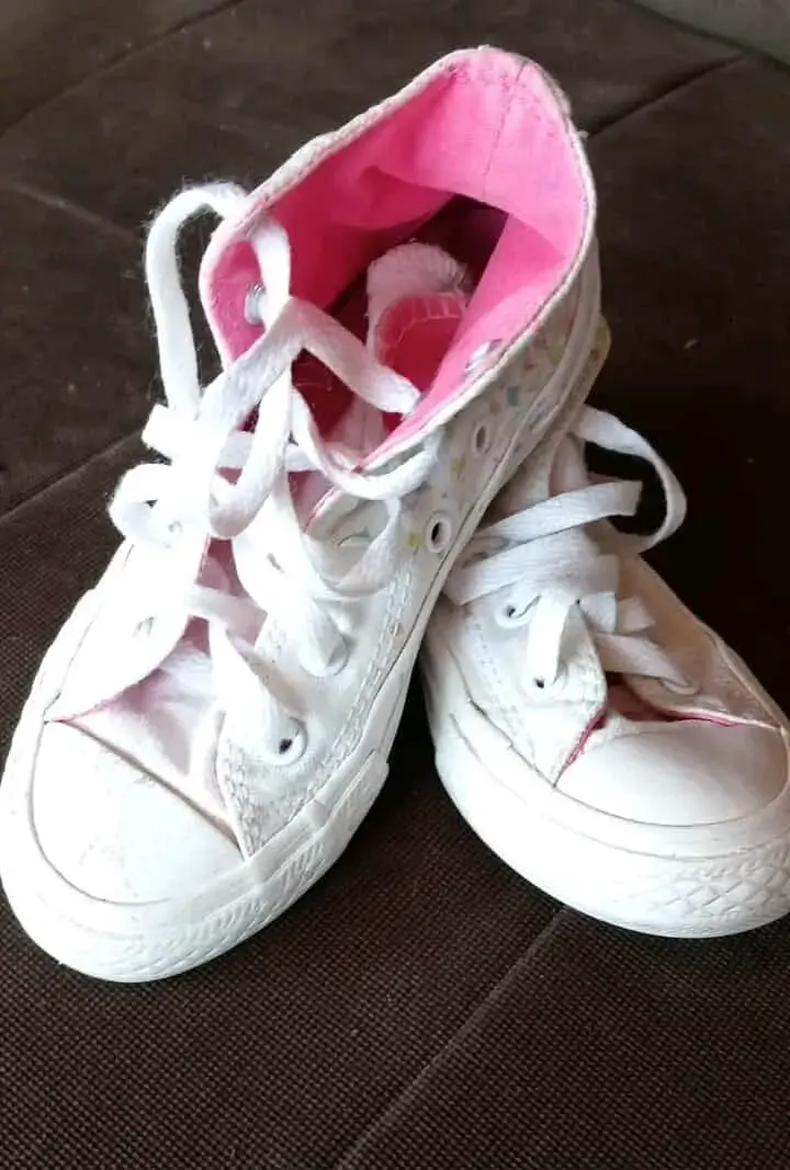 Zapatillas deportivas blancas y rosadas - 3