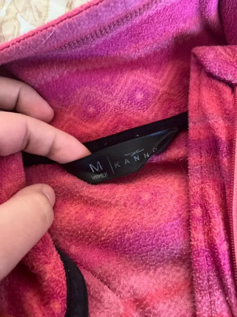 Polerón rosado Kannk con diseño - 2