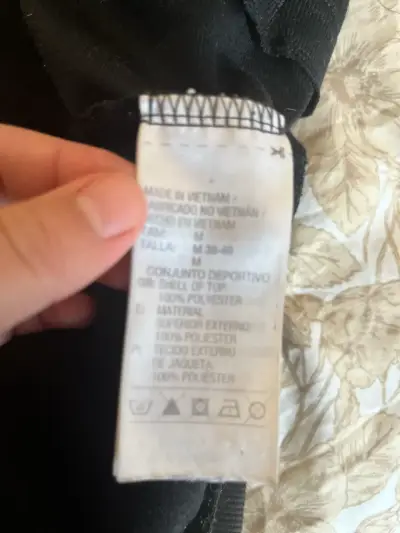 Chaqueta deportiva negra con logo - miniatura 4