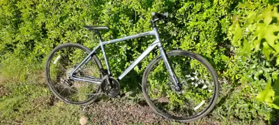 Bicicleta urbana gris metalizada Upland - miniatura 1