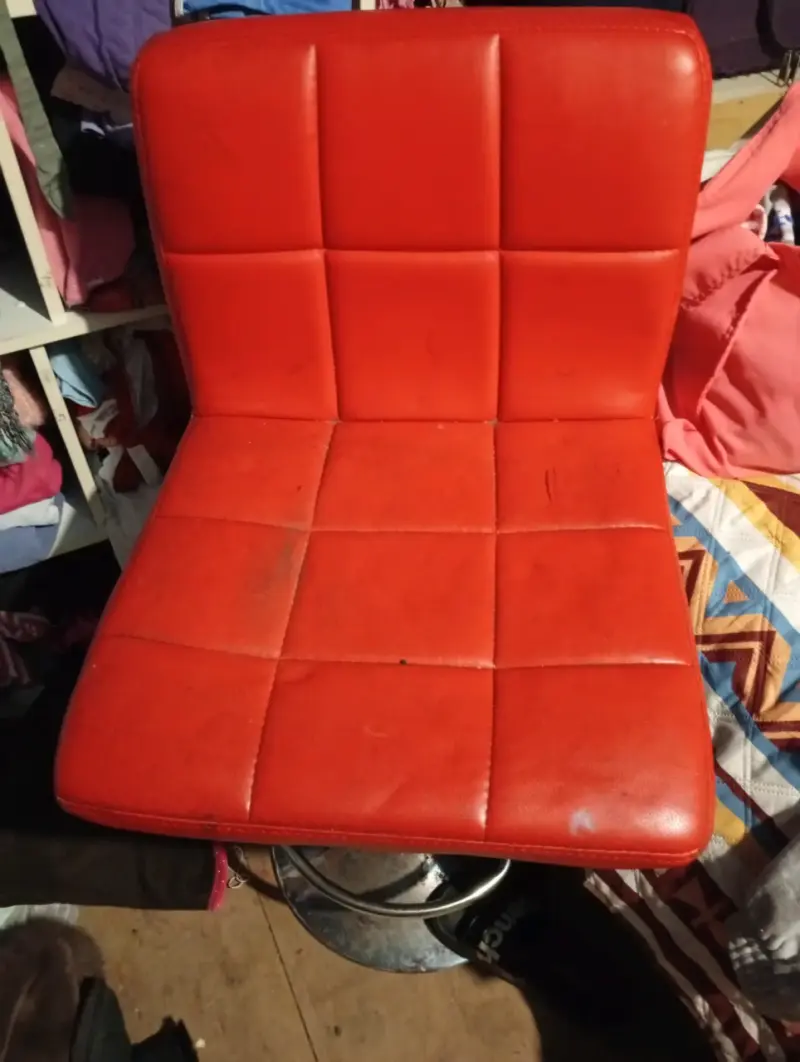 Silla de bar roja moderna