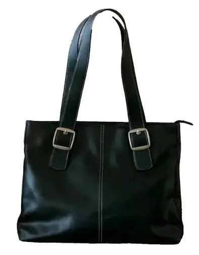 Cartera negra elegante