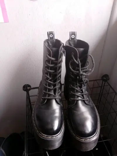 Botas plataforma negras - miniatura 2