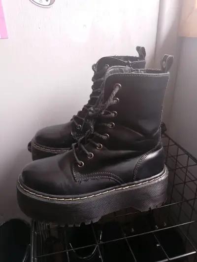 Botas plataforma negras - miniatura 3