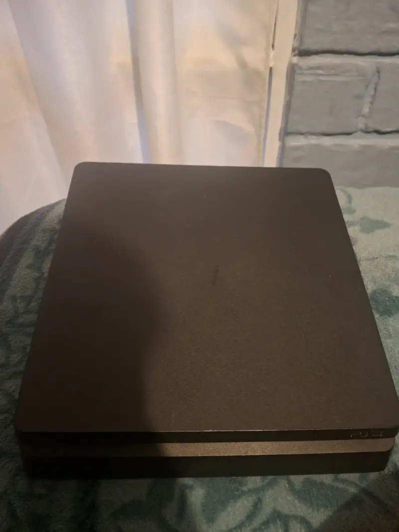 Consola PlayStation 4 negra