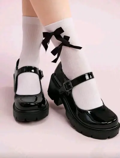 Zapatos charol negro con moño - miniatura 1