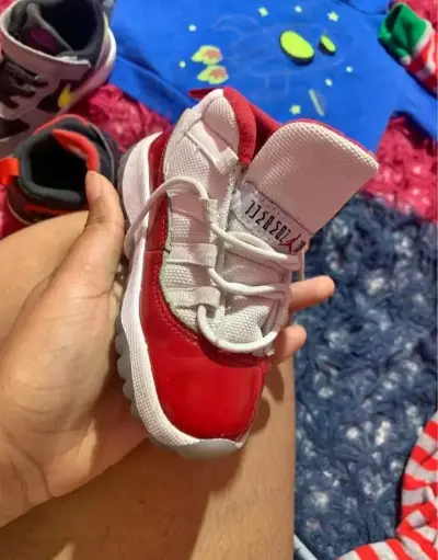 Zapatillas deportivas infantiles rojas - miniatura 2