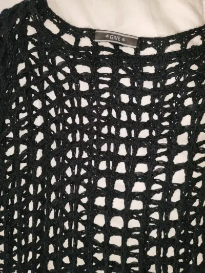 Suéter negro de crochet - miniatura 2