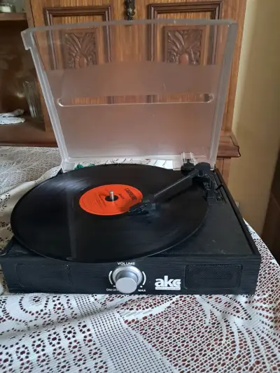 Tocadiscos vintage AKG - miniatura 2