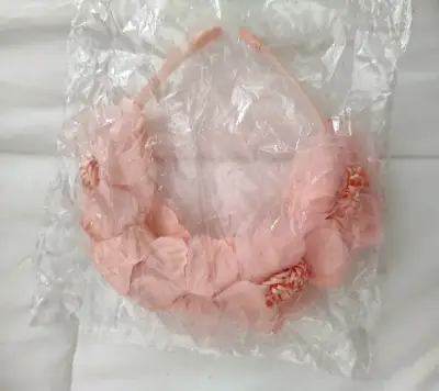 Diadema floral rosada - miniatura 1