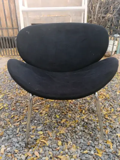 Silla negra moderna - miniatura 1