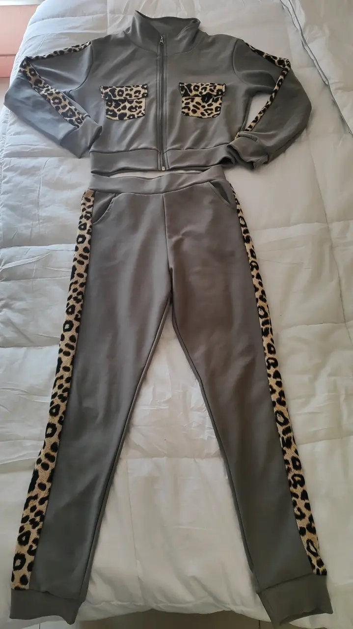 Pantalones deportivos con estampado leopardo - 6