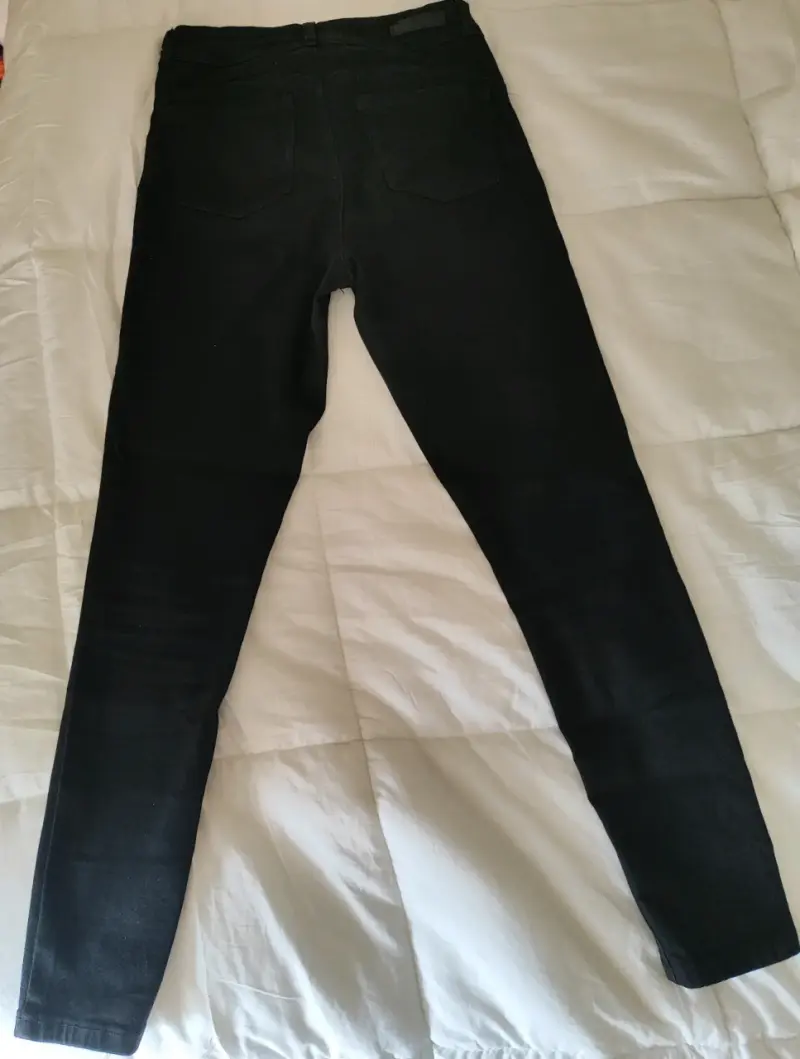 Jeans negros clásicos - 1