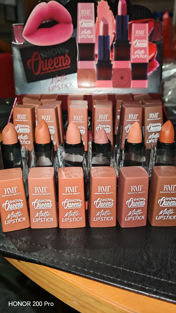 Labiales mate Show Queens