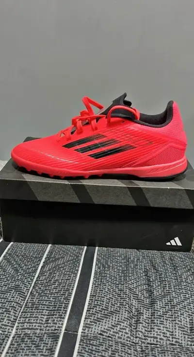 Zapatos F50 futbol - miniatura 1