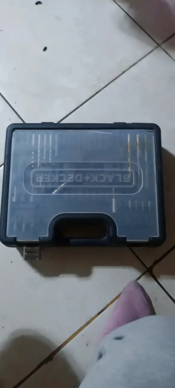 Taladro Black & Decker con estuche - 3