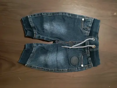Pantalones cortos de mezclilla para niño - miniatura 1
