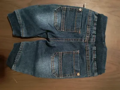 Pantalones cortos de mezclilla para niño - miniatura 2
